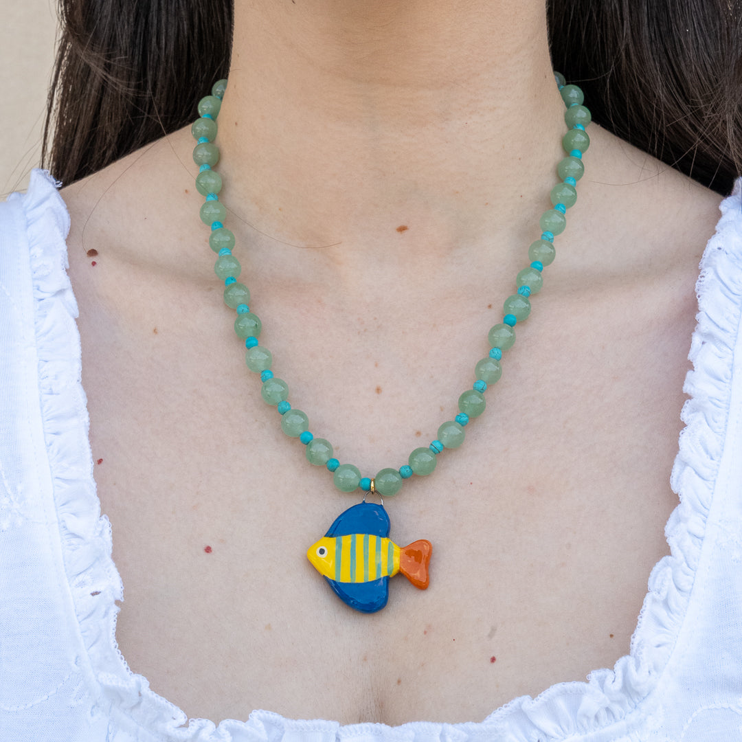 Collana con pesce giallo a righe