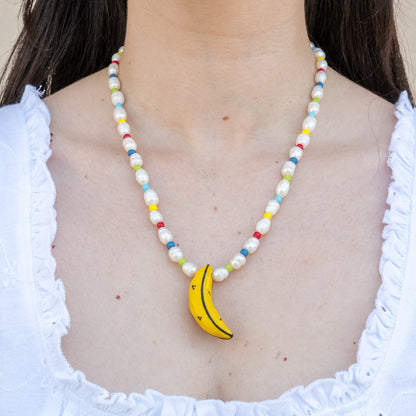 Collana di perle con banana