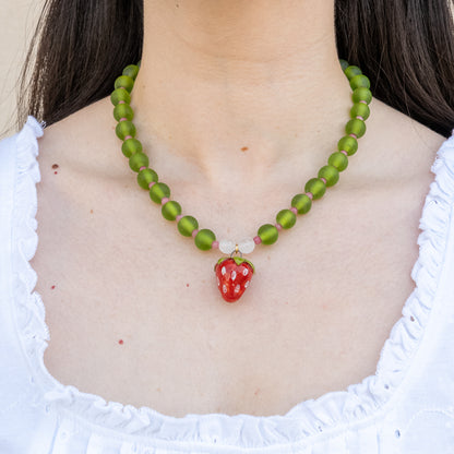 Collana con ciondolo fragola