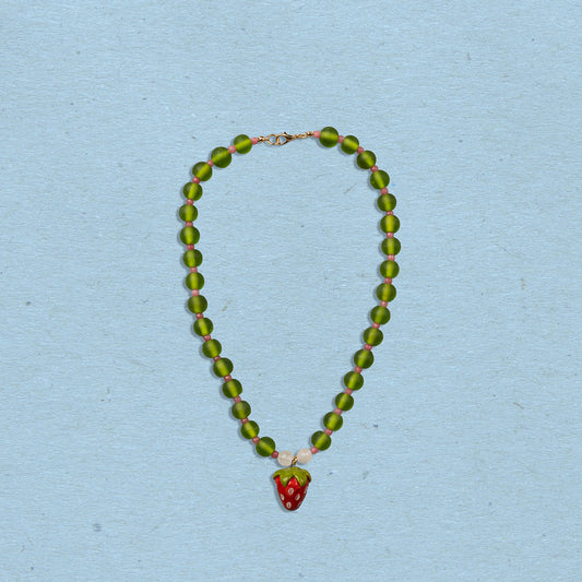 Collana con ciondolo fragola