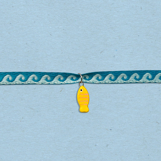 Choker con ciondolo pesciolino