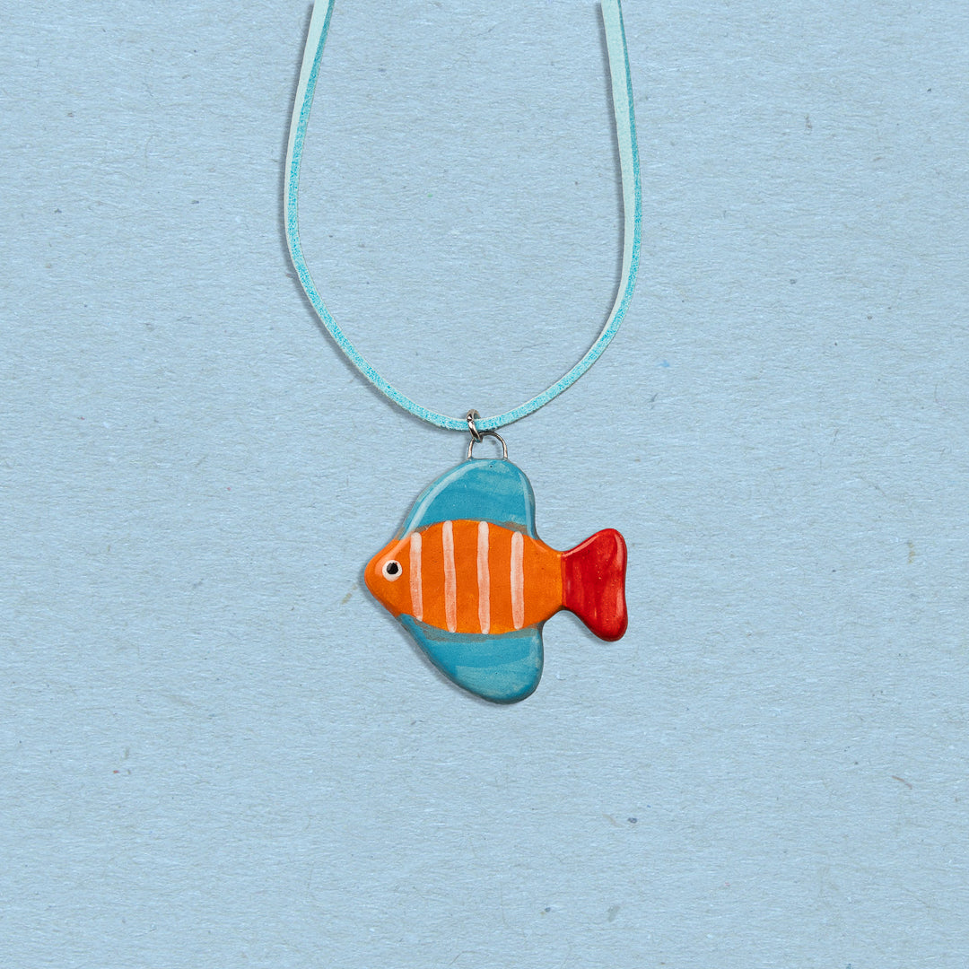 Cordino azzurro con pesce arancione