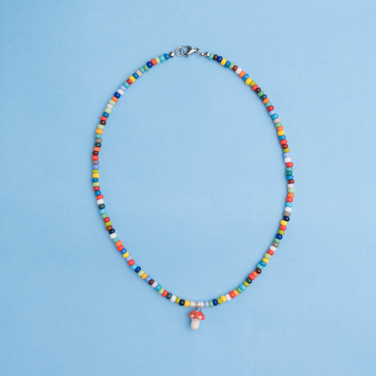 Collana di perline con funghetto