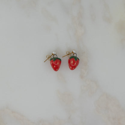 Orecchini con perla e fragola