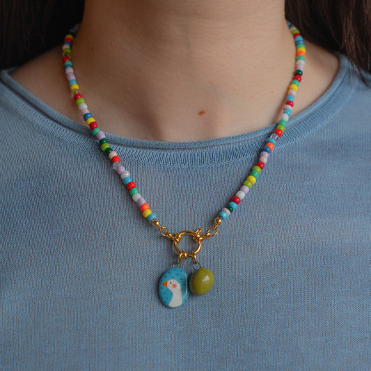 Collana colorata con ciondolo ochetta e oliva