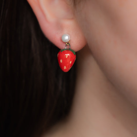 Orecchini con perla e fragola