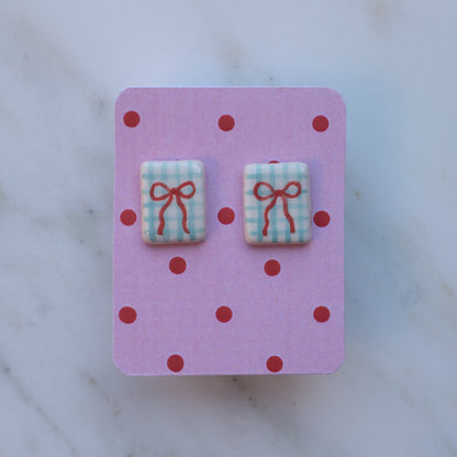 Orecchini a lobo fiocchetti