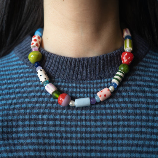Collana con perline in ceramica