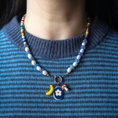 Collana con tris di ciondoli