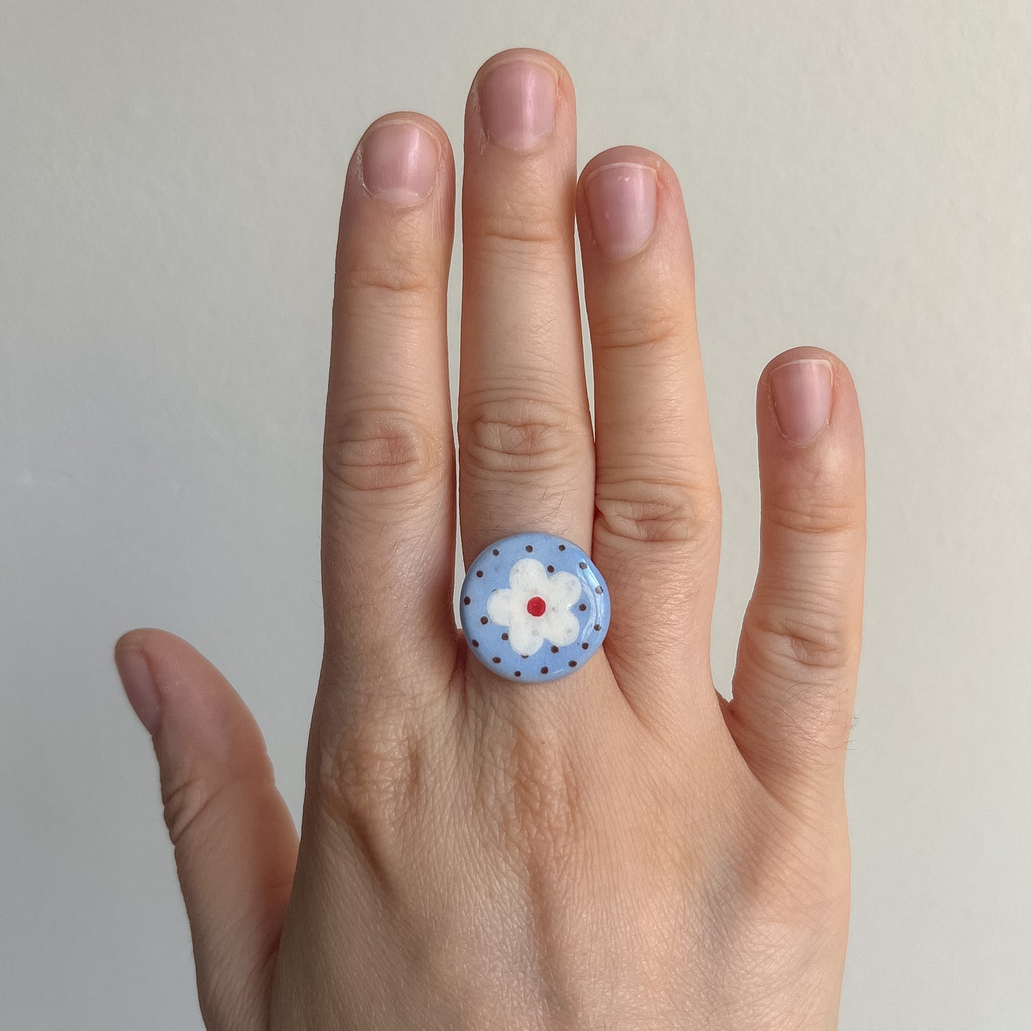 Anelli con piastrina in ceramica