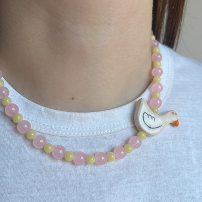 Collana rosa e gialla con paperella