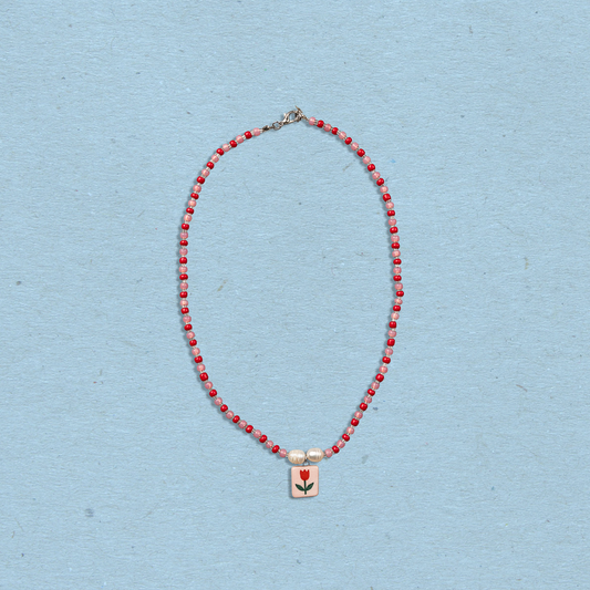 Collana di perline con ciondolo tulipano