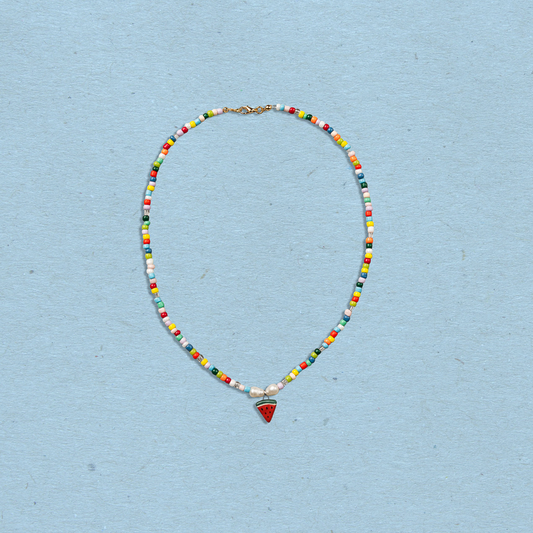 Collana di perline colorate con ciondolo anguria