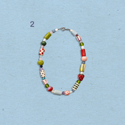 Collana con perline in ceramica colorate