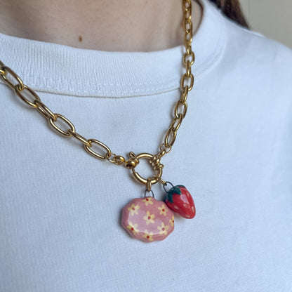 Catenella oro con fiorellini e fragola