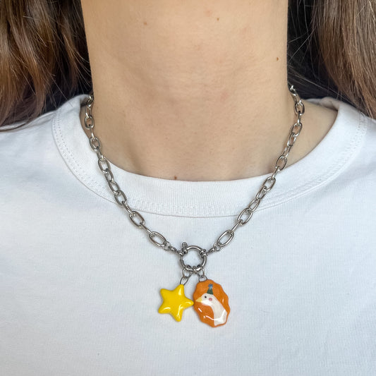 Catenella argento con ochetta arancione e stellina