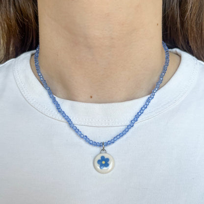 Collanina con fiorellino blu