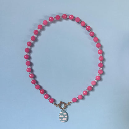 Collana rosa con moschettone e ciondolo cielo