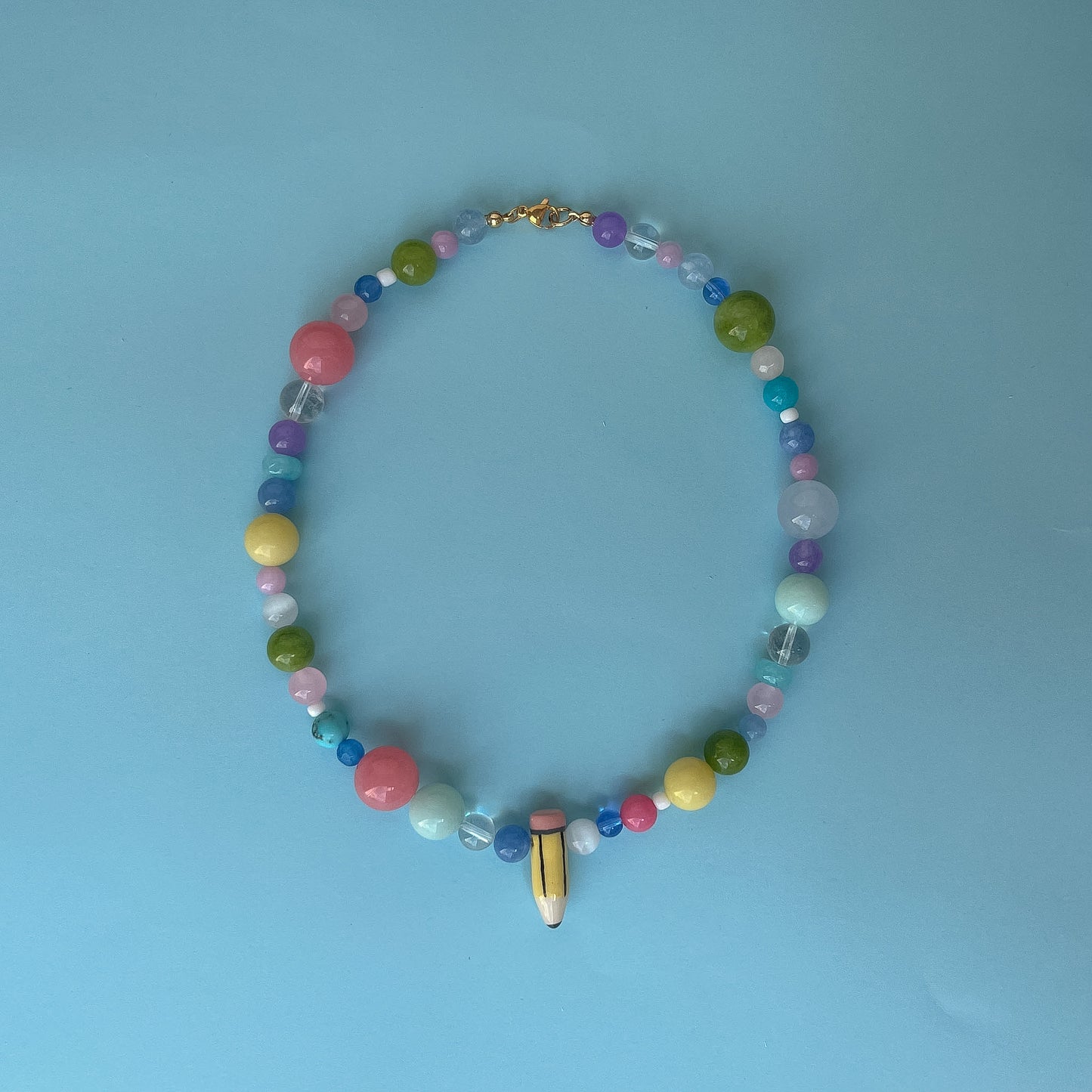 Collana multicolor con matita