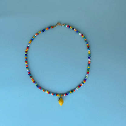 Collana colorata con ciondolo limone