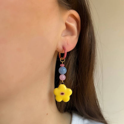 Orecchini con fiori gialli