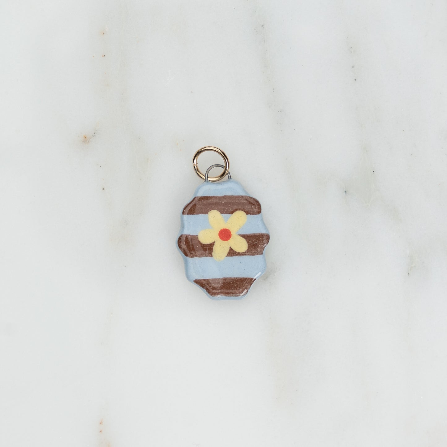 Ciondolo ovale con bordo ondulato