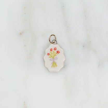 Ciondolo ovale con bordo ondulato