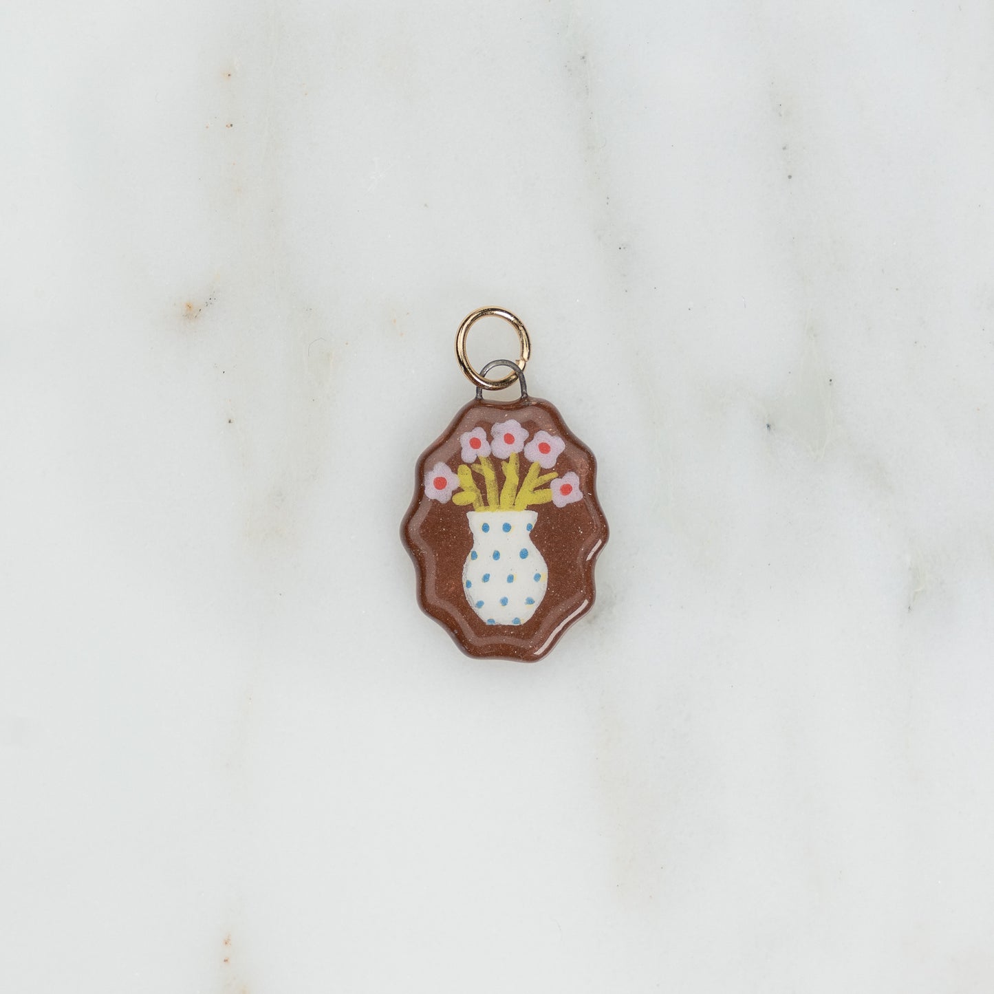 Ciondolo ovale con bordo ondulato