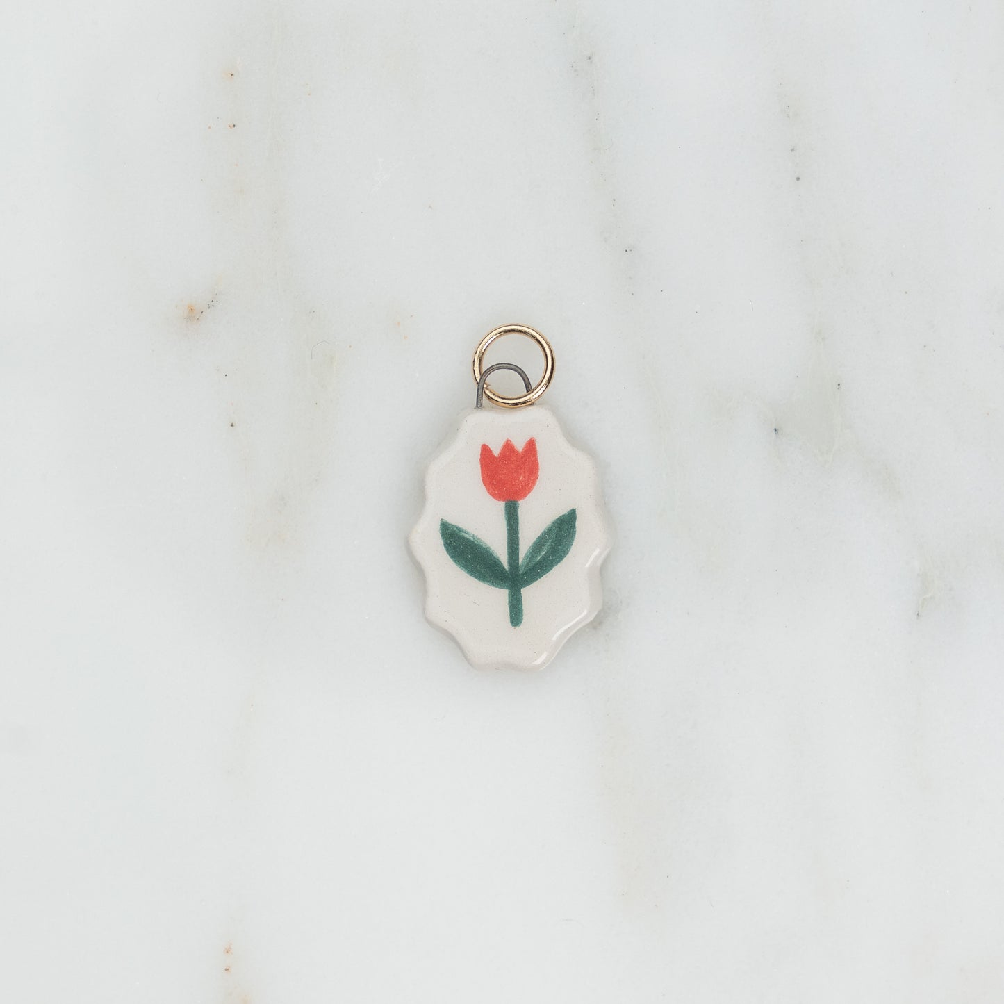 Ciondolo ovale con bordo ondulato