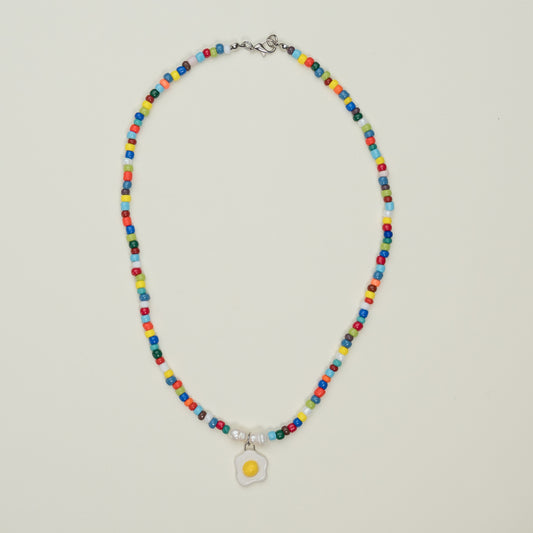 Collana di perline con ovetto