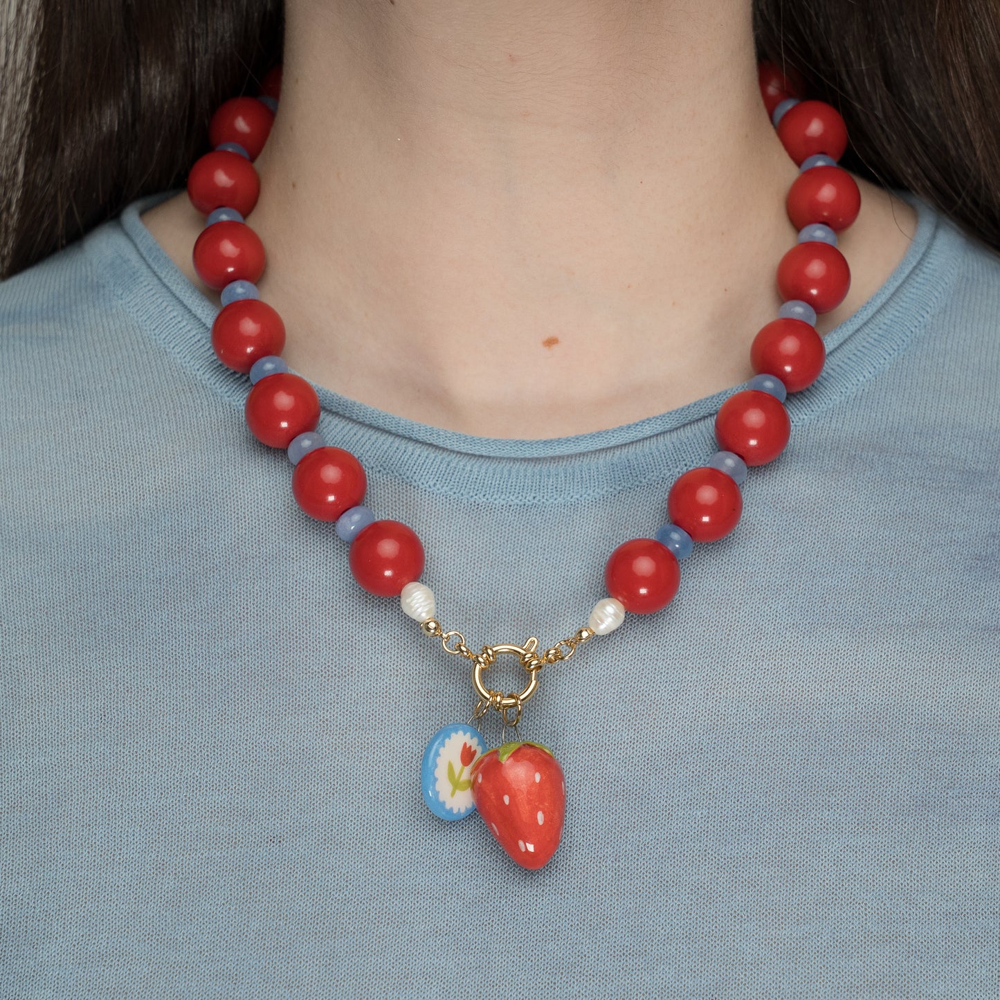 Collana con ciondolo fragola gigante e tulipano
