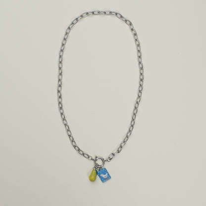 Catenella argento con pera e paperella