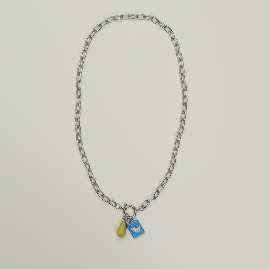 Catenella argento con pera e paperella