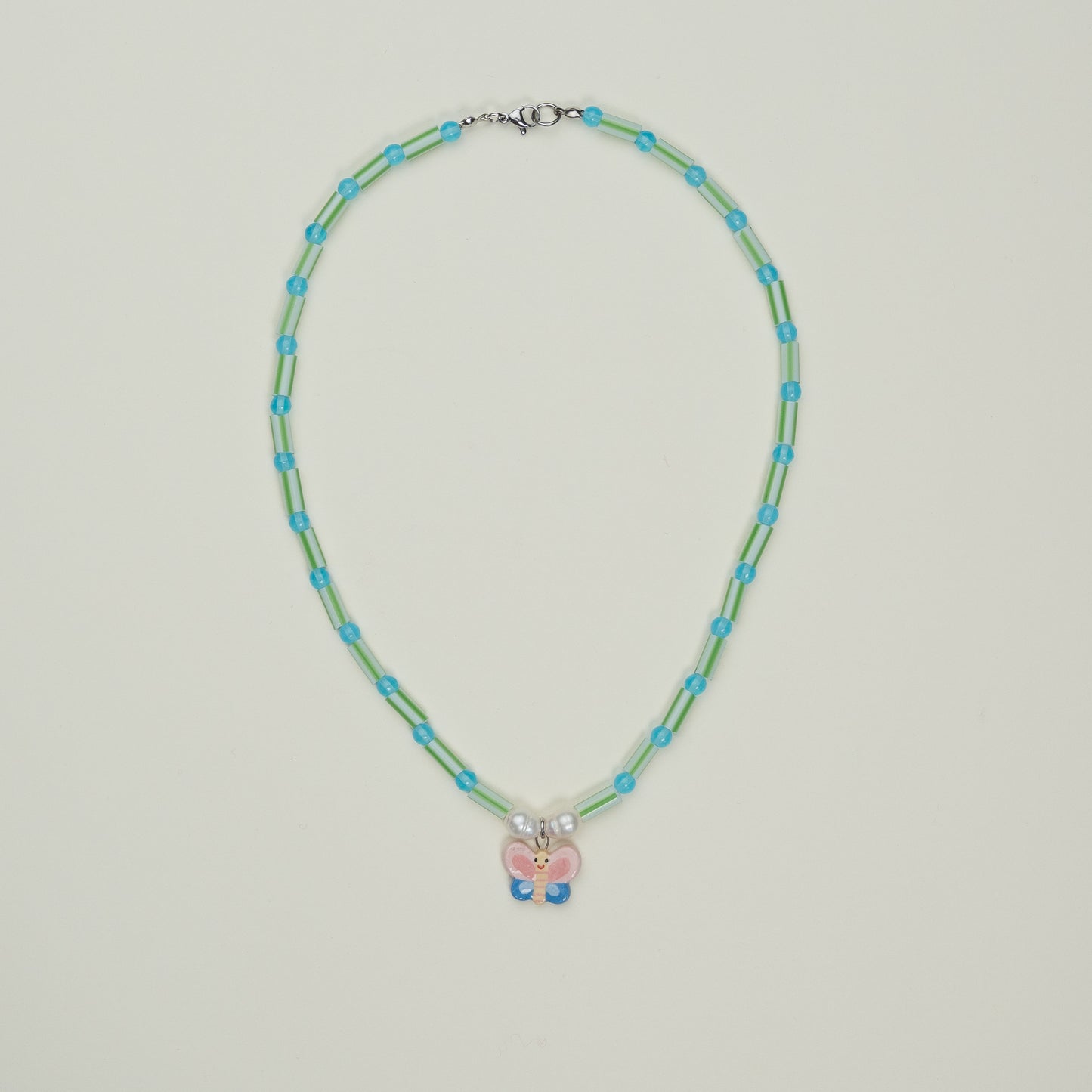 Collana con ciondolo farfalla