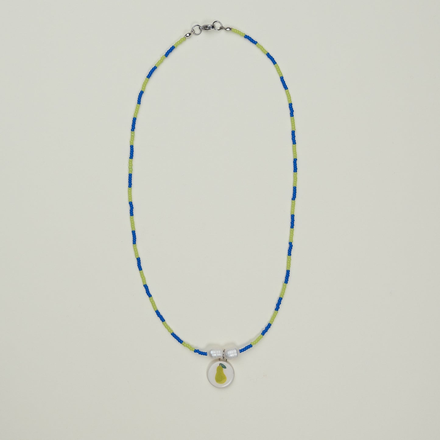 Collanina con ciondolo pera