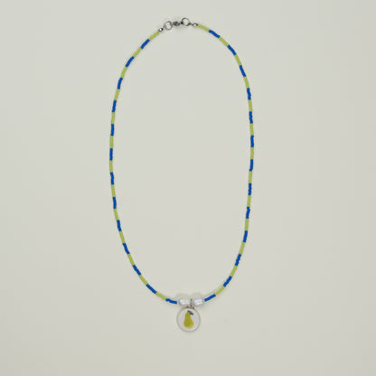 Collanina con ciondolo pera