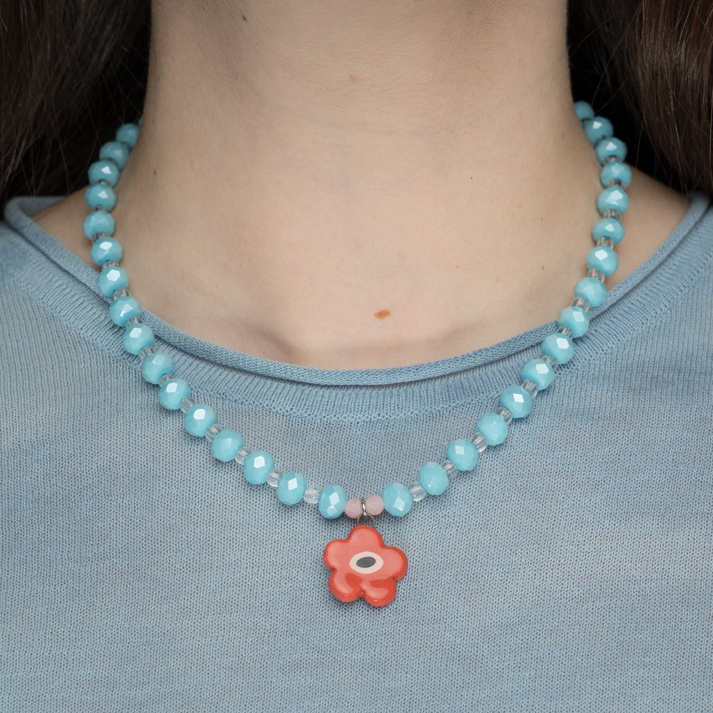 Collana con fiore rosso