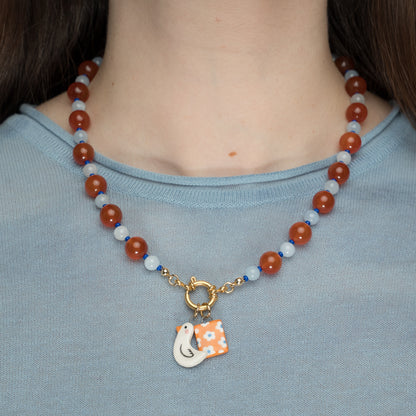Collana di perle in pietra dura con coppia di ciondoli