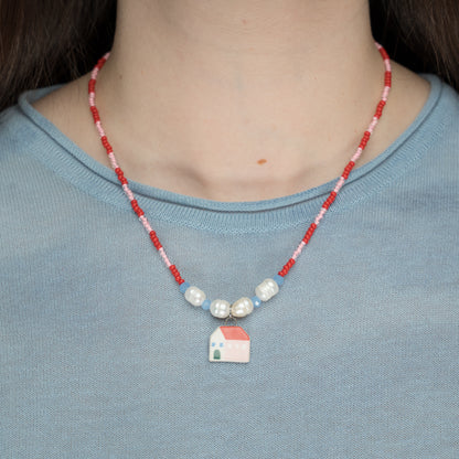 Collanina con ciondolo casetta