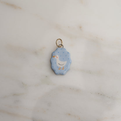 Ciondolo ovale con bordo ondulato