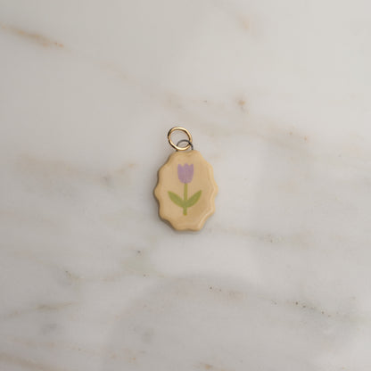 Ciondolo ovale con bordo ondulato