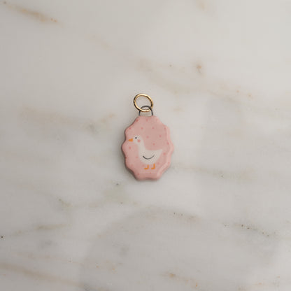 Ciondolo ovale con bordo ondulato