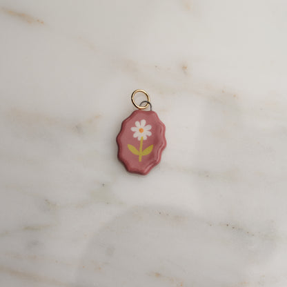 Ciondolo ovale con bordo ondulato