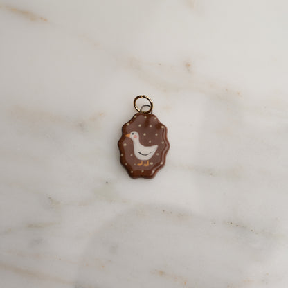 Ciondolo ovale con bordo ondulato