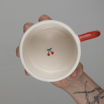 Tazza con ciliegie