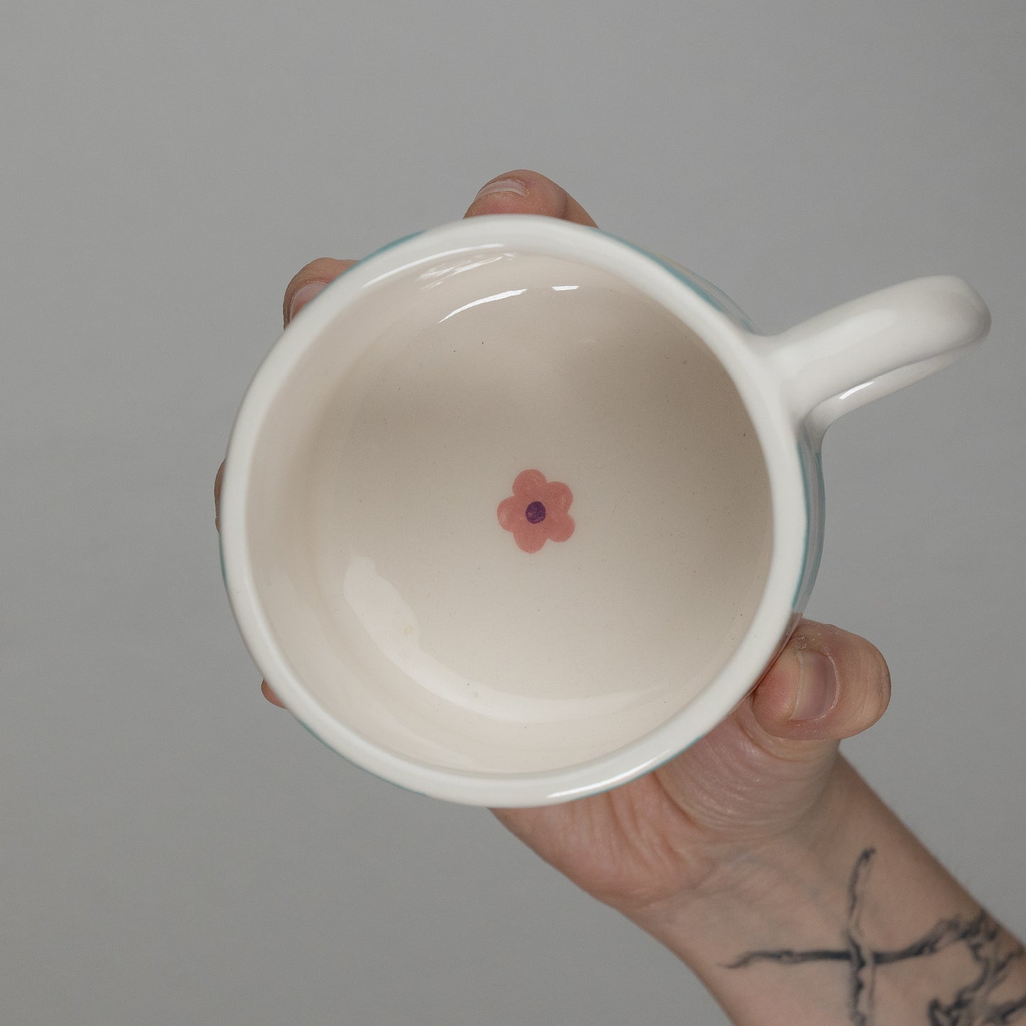 Tazza a scacchi con fiori